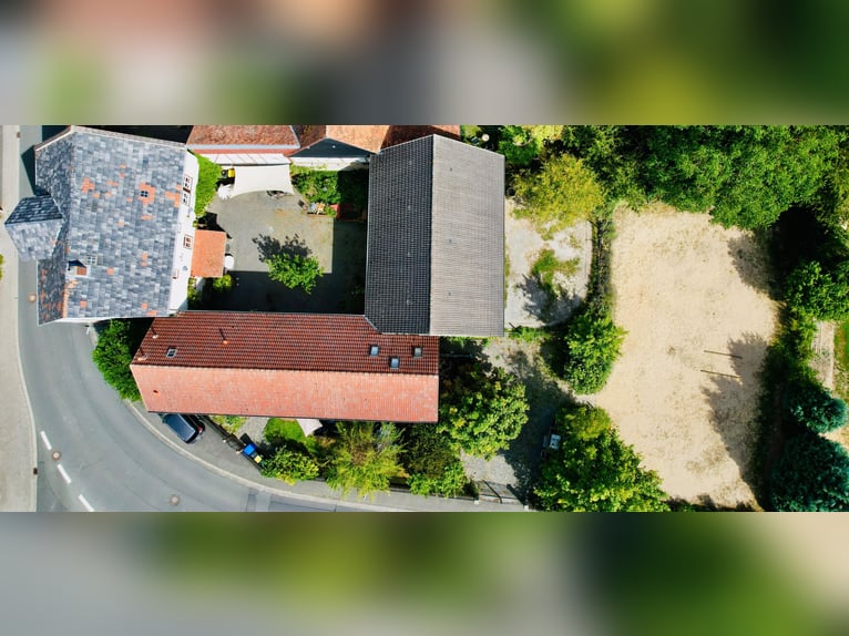 Historischer Hof mit viel Charme und Ambiente - 2 Wohneinheiten und Pferdehaltung