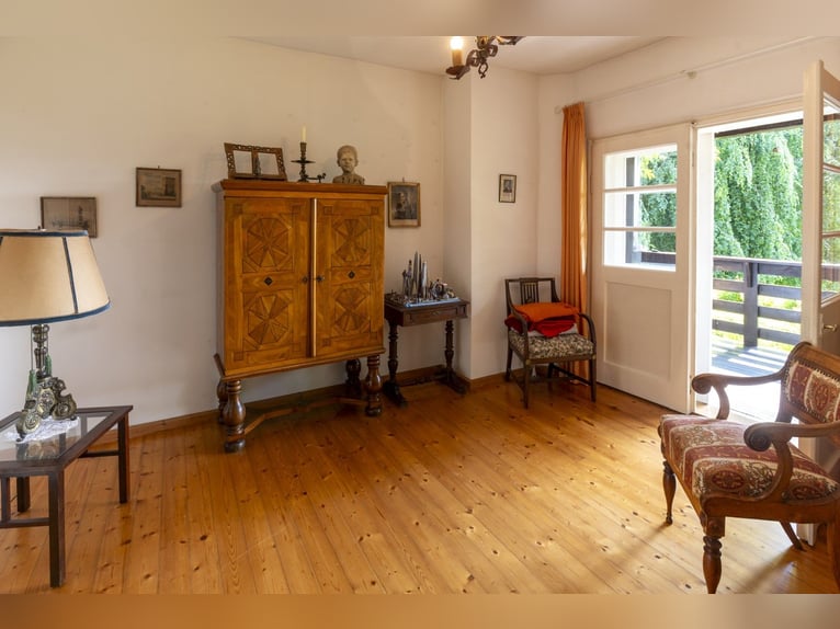 Idyllic estate in the Chiemgau – villa, 7 hectares of land and stables, with potential for horse ent