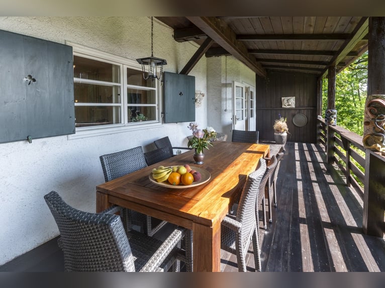 Idyllic estate in the Chiemgau – villa, 7 hectares of land and stables, with potential for horse ent