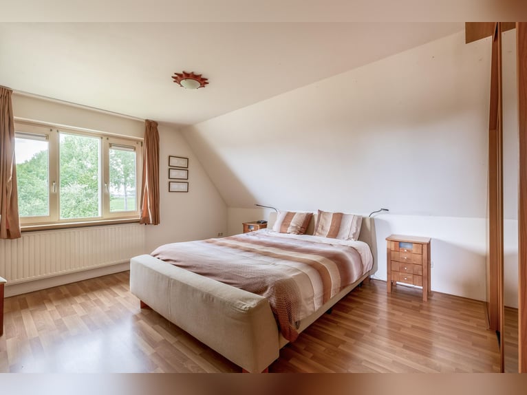Kompakte Reitanlage mit unverbauten Blick auf die Landschaft!