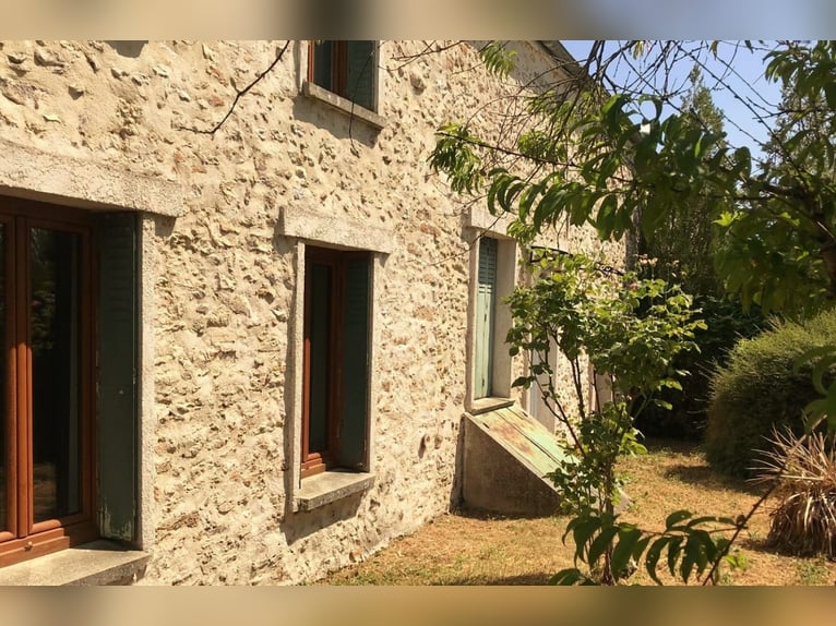 Multitalented Equestrian Facility in the Heart of Brie