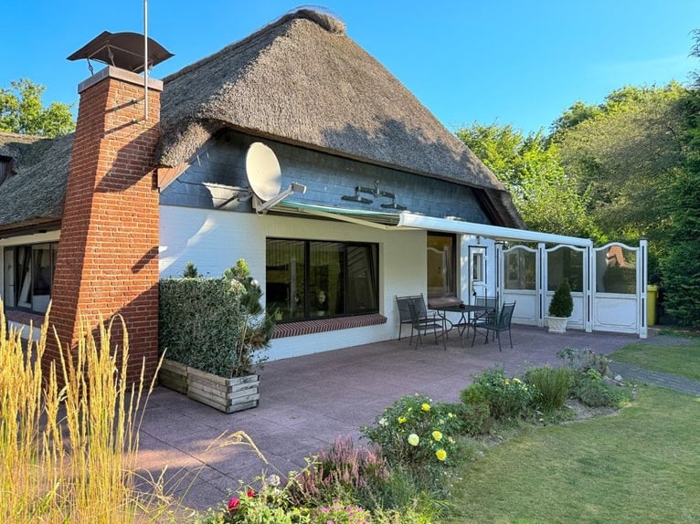 Paradies für Pferdeliebhaber: Reetdachanwesen auf ca. 3,38 ha großen Grundstück mit Nebengebäuden