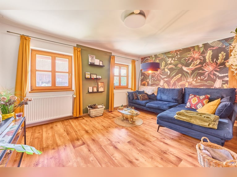 Pferdeimmobilie in Bayern kaufen im Landkreis Deggendorf - Schickes Landhaus mit Außenpool inklusive