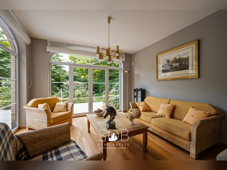 Prachtig landhuis met paardenfaciliteiten op 15.804m² te Haasdonk