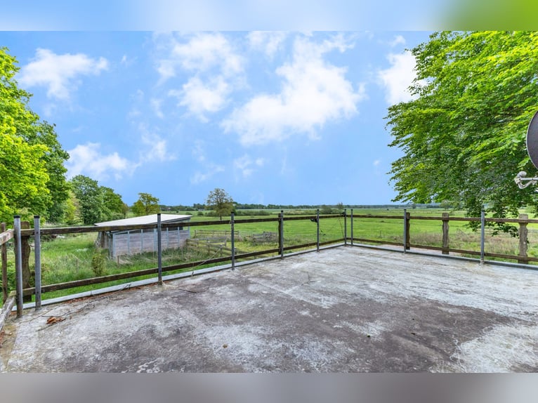Pure country charm – spacious estate in a peaceful secluded location with approximately 18.5 acres o