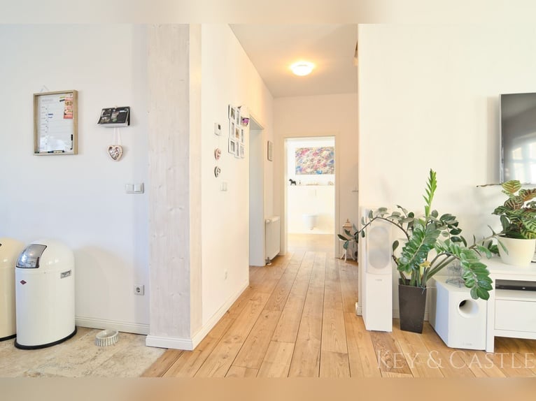 Recently renovated single-family home with horsekeeping facilities in Oberkrämer