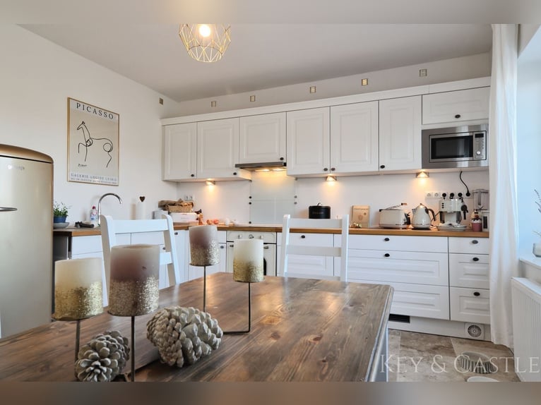 Recently renovated single-family home with horsekeeping facilities in Oberkrämer