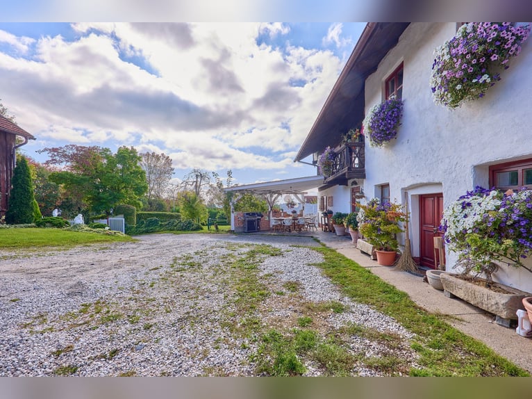 Reitanlage Landkreis Deggendorf – Bayerisches Landhaus mit Wohlfühlambiente und Außenpool!
