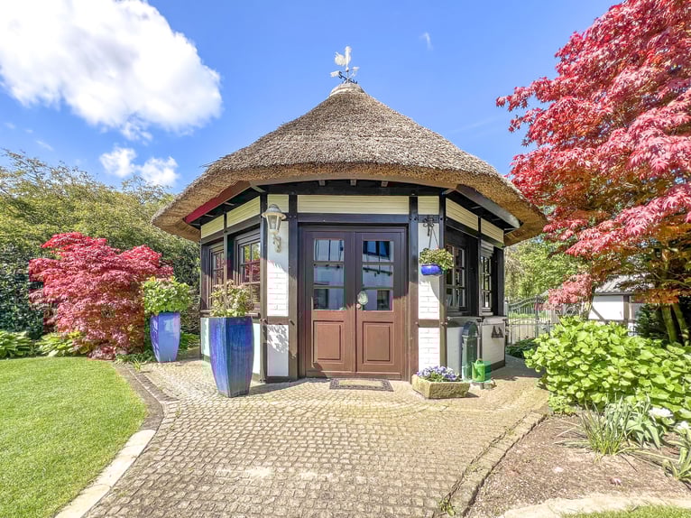 RESERVIERT!!!! Reetdachhaus mit privater Reitanlage