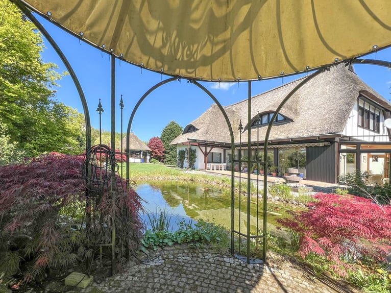 RESERVIERT!!!! Reetdachhaus mit privater Reitanlage