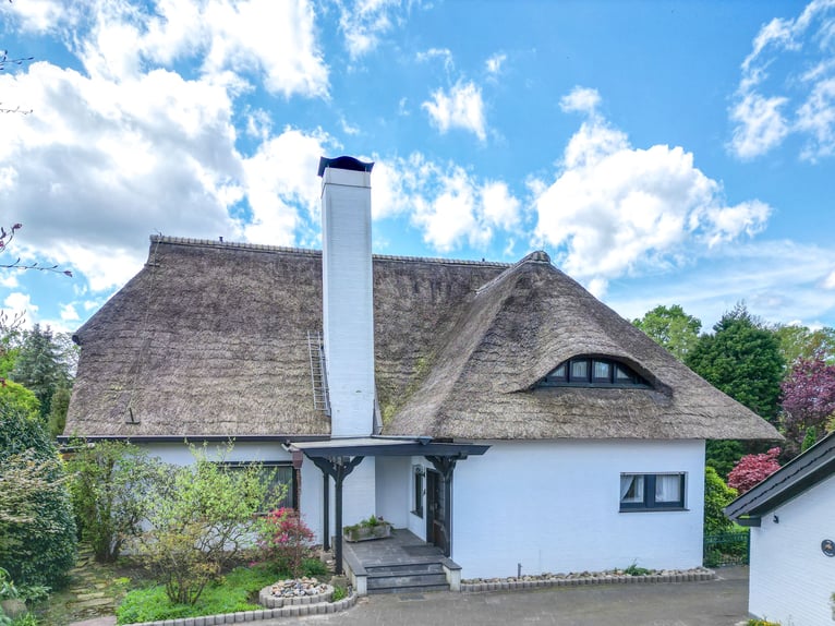RESERVIERT!!!! Reetdachhaus mit privater Reitanlage