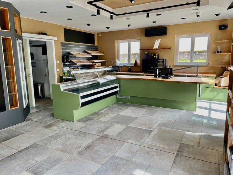 Resthof mit freistehendem Gutshaus Resthof mit freistehendem Gutshaus