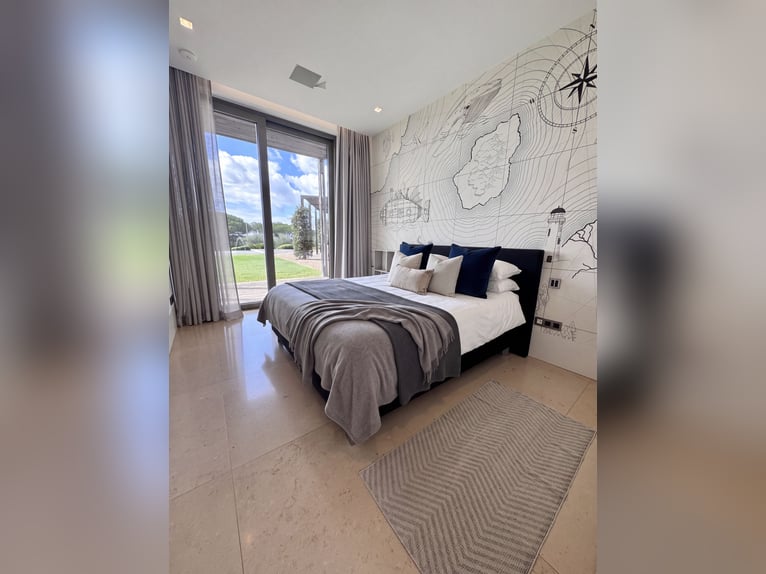 Stylish living with a first-class equestrian facility in the Algarve, Portugal