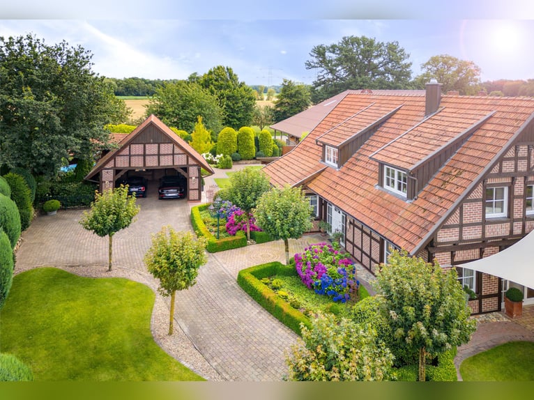 Suitable for horses and impressive: Farm estate with two residential buildings and extensive land cl