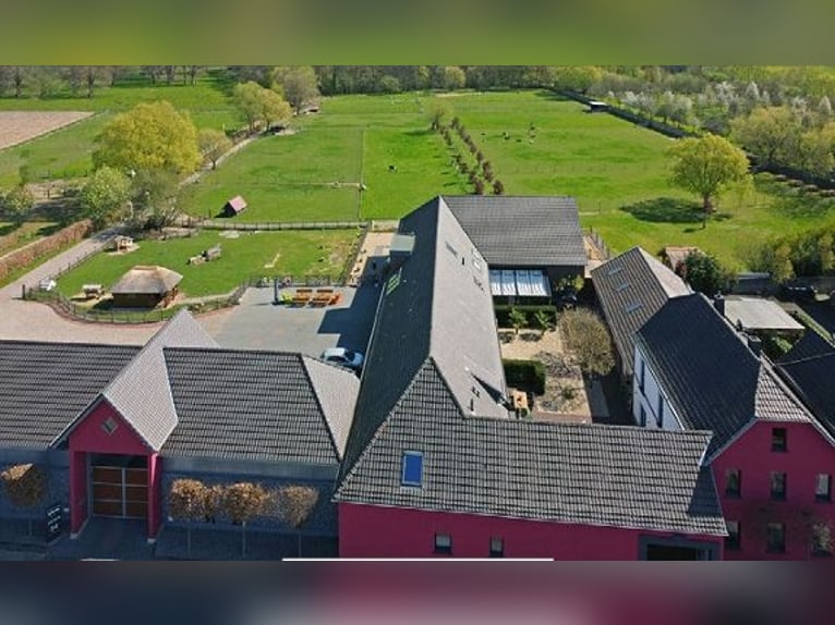 Traumhafter Vierkanthof mit ca. 4,2 ha Nähe Düsseldorf