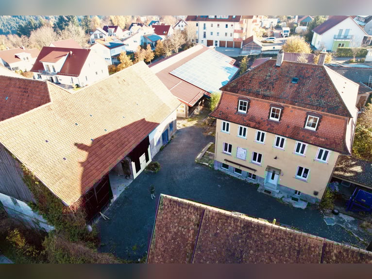 Vielseitiges Pferde- und Wohnensemble mit Ausbaupotenzial - Ideal für Tierklinik, Reitanlage uvm.