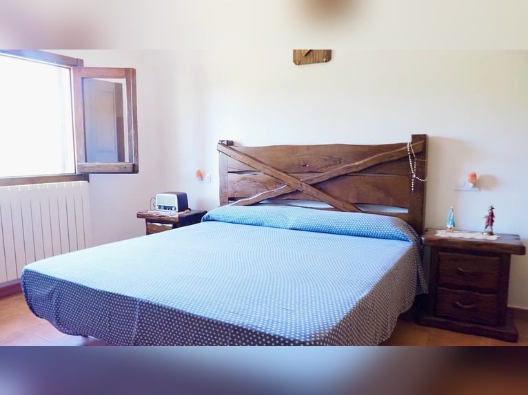 Voll ausgestattetes Landhaus mit Swimmingpool