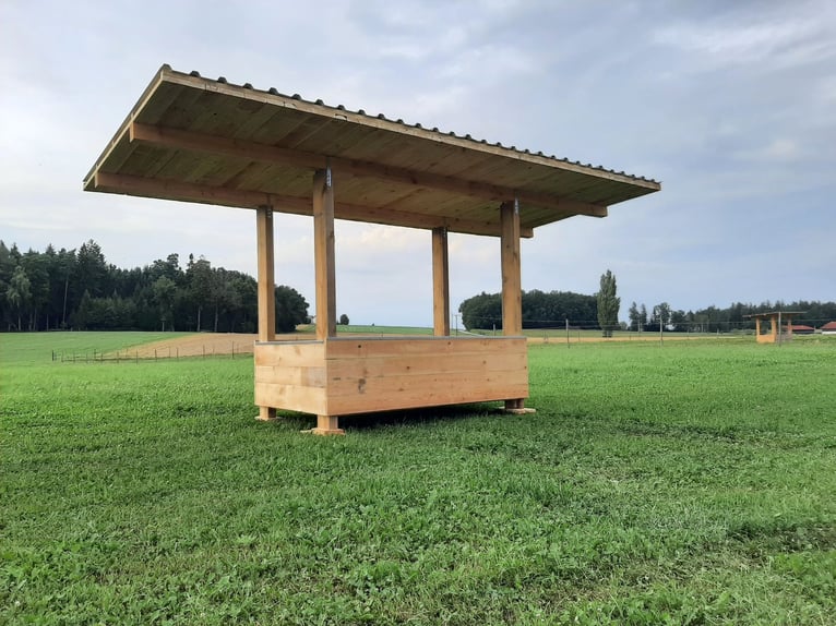 MASSIVHOLZ-HEURAUFEN mit XXL-Dachüberstand für Quaderballen und Rundballen geeignet