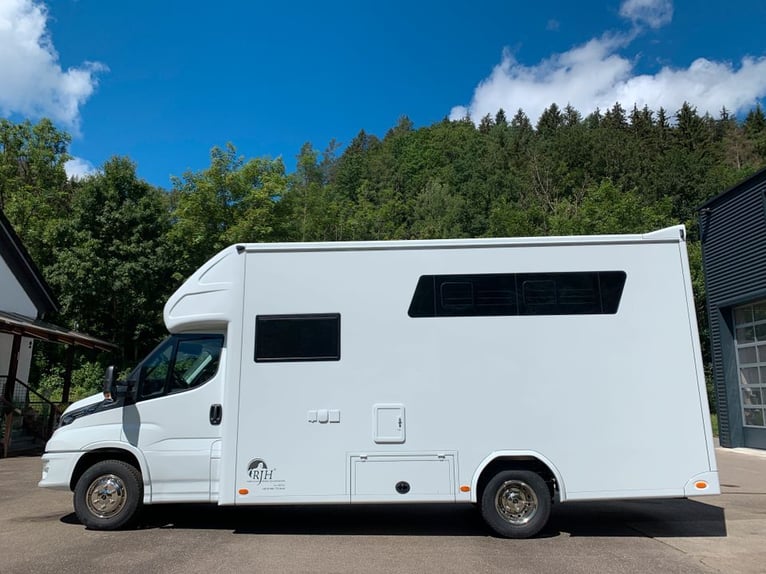 RJH IVECO Daily 2-Pferdetransporter Wohnung Dusche WC LKW TOP Automatik