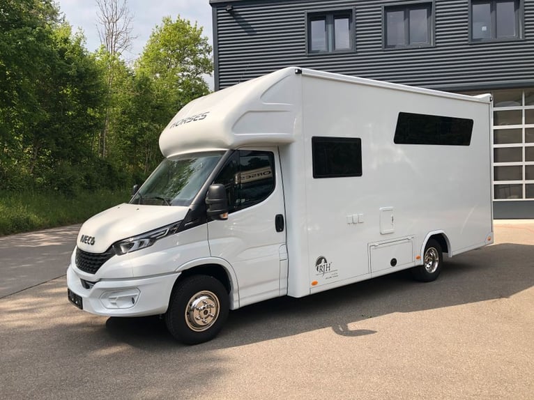 RJH IVECO Daily 2-Pferdetransporter Wohnung Dusche WC LKW TOP Automatik