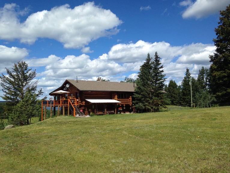 32 ha Hilltop-Ranch. Familien- u. Pferde-Paradies in grandioser Lage. Kanada- British Columbia.