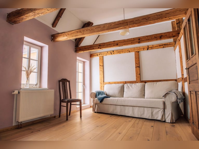 Außergewöhnliches denkmalgeschütztes Anwesen für Individualisten. Perfekt zur Pferdehaltung.