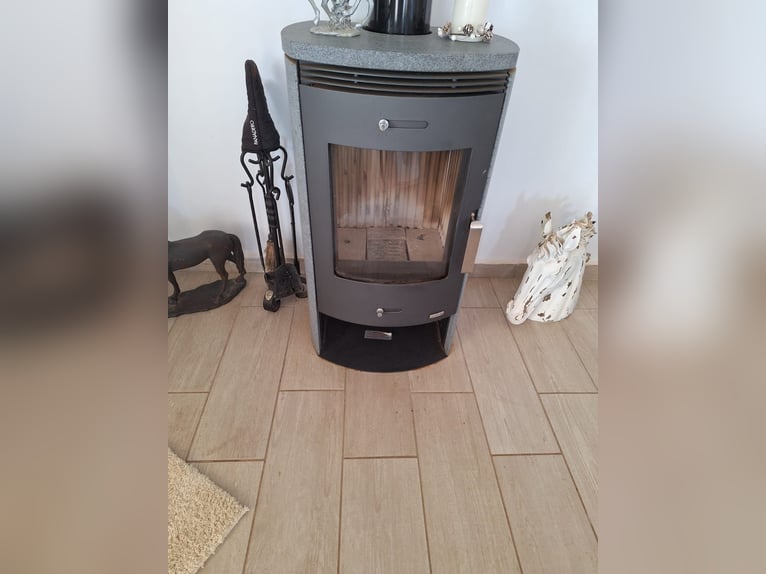 BEAUTIFUL COUNTRYHOUSE FOR LIVING WITH HORSES - WUNDERSCHÖNES LANDHAUS ZUR PRIVATEN PFERDEHALTUNG