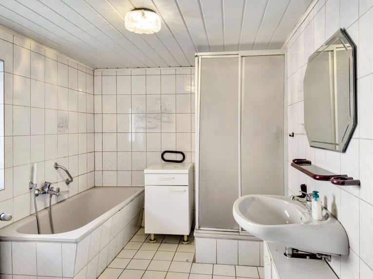 Charmantes Wohnhaus mit Pferdehaltung & großem Grundstück in Bad Arolsen-Helsen