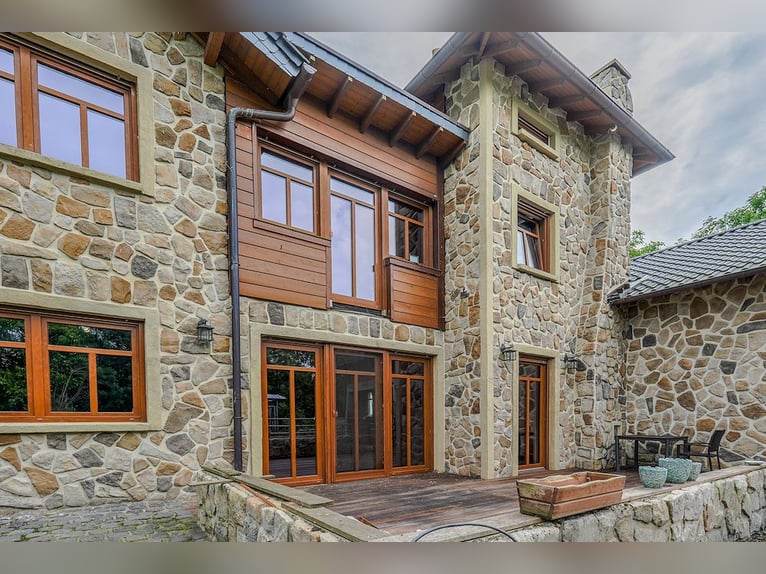 Designerhaus im Ranch-Stil mit Pferdestall
