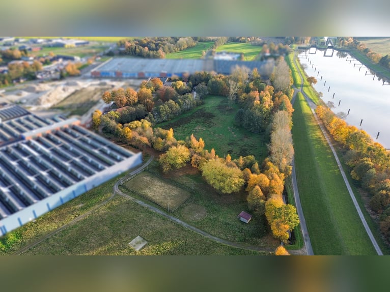 Exklusives Anwesen mit Villa, Reitanlage und Hallenkomplex  an einem Privatsee zum Kauf