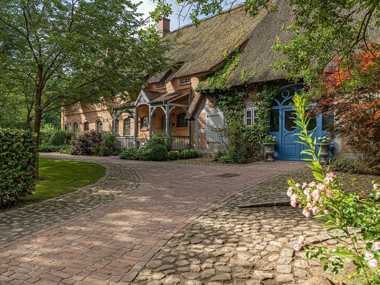 Exklusives Landgut mit Reitanlage im Naturpark Westensee