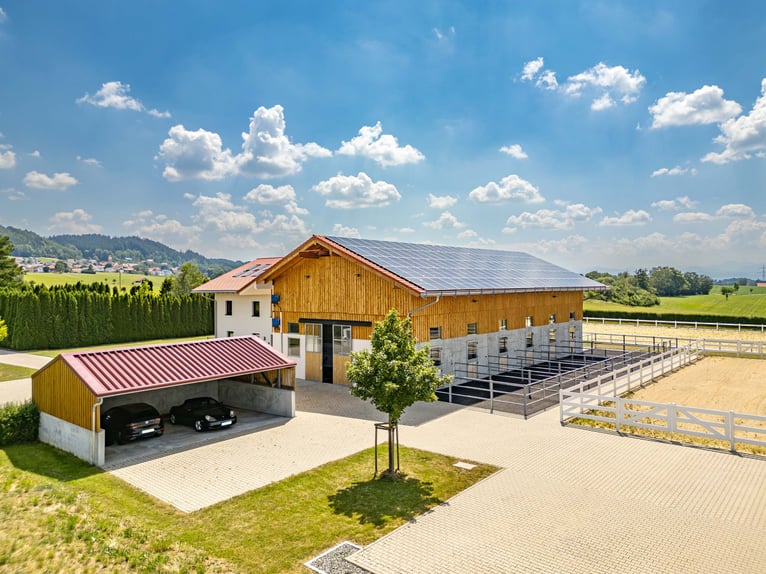 Für Pferdemenschen: Neue Luxus-Reitanlage im Allgäu