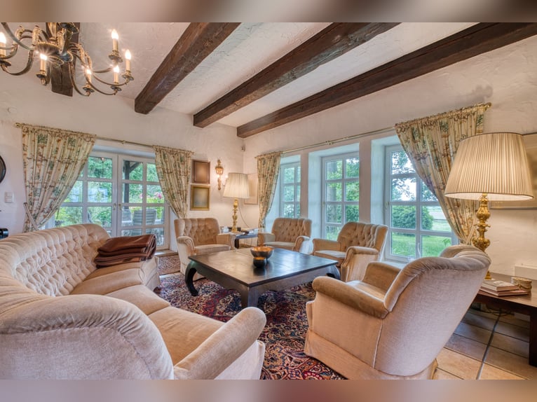 Großzügiges Landhaus für Pferde- & Naturliebhaber im Reitsportort Elmlohe | 4.140 m² Grundstück
