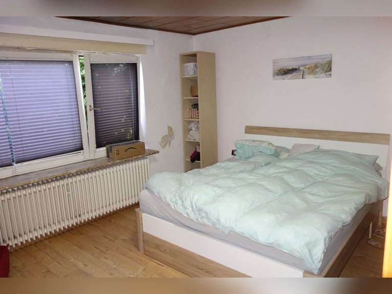 Hof für Pferdeliebhaber mit Wohnhaus in schöner Dorfrandlage