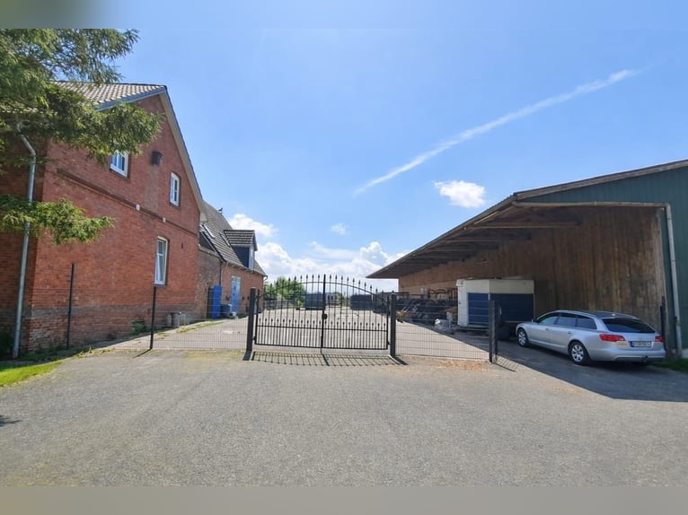 Kernsanierter Resthof mit 3 Ha Eigenland, Reitplatz und Halle