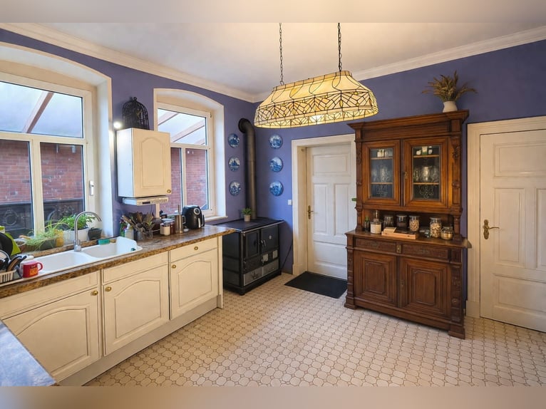 Kernsanierter Resthof mit 3 Ha Eigenland, Reitplatz und Halle