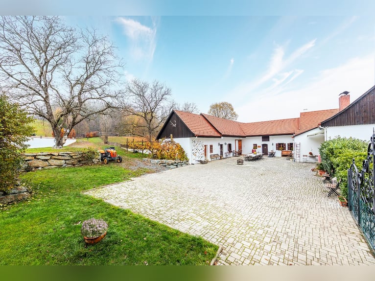 Landgut mit Pferdehaltung zu verkaufen