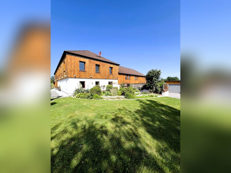 Moderner Vierkanthof mit vielen Möglichkeiten