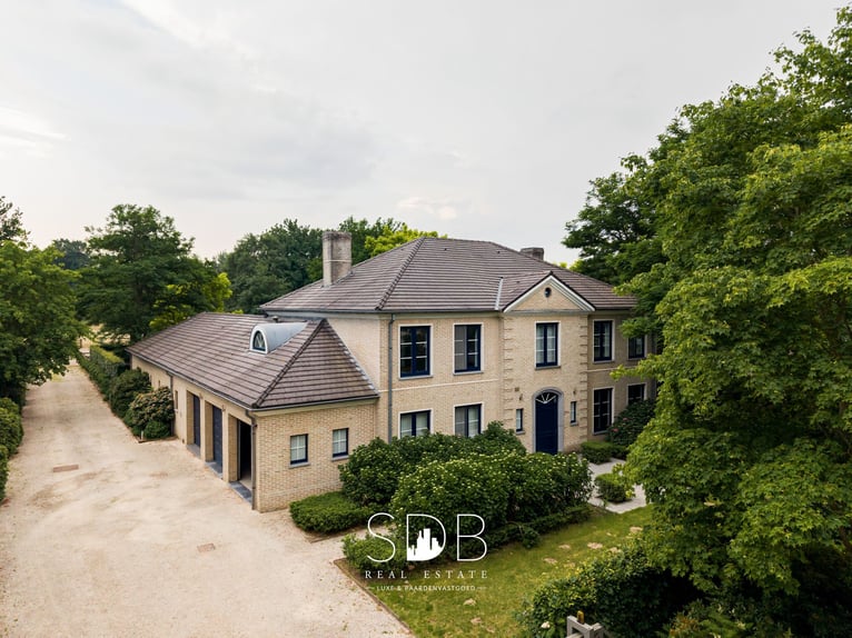 Prachtig landhuis met paardenfaciliteiten op 15.804m² te Haasdonk