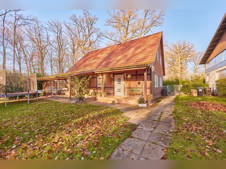 Reitanlage in Niedersachsen (Landkreis Uelzen) mit Wohn- und Gästehaus zu verkaufen!