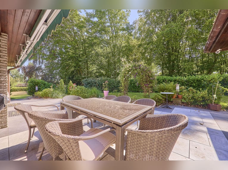 Reitanlage in NRW Nähe Münster zu verkaufen – Modernes Landhaus, Reithalle, Springplatz und Co.