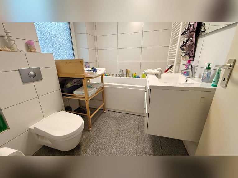 Resthof mit Reithalle, Stallanlagen und weitläufigen Pachtflächen