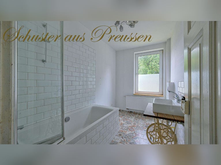 Schuster aus Preussen - Famoses Landhaus für den Pferdefreund - 1,7 ha Grundstück in malerischen Ort
