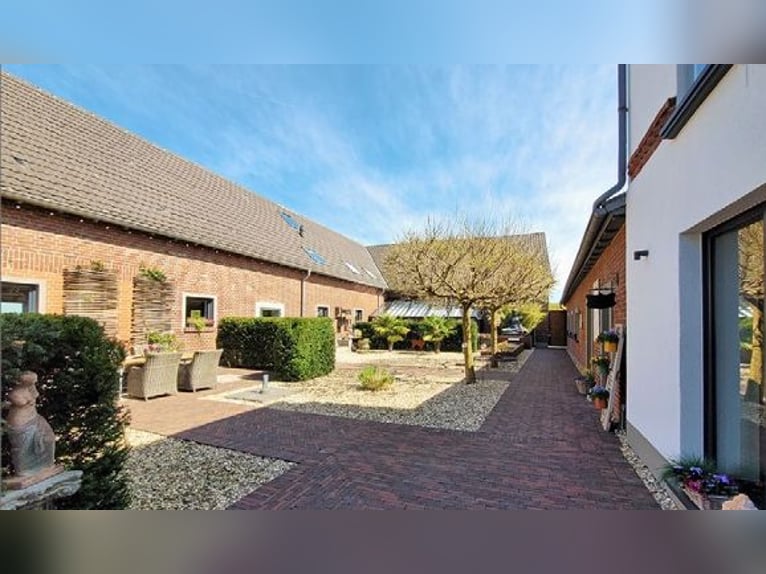 Traumhafter Vierkanthof mit ca. 4,2 ha Nähe Düsseldorf