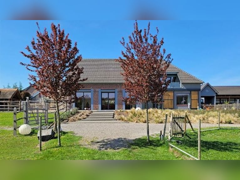 Traumhafter Vierkanthof mit ca. 4,2 ha Nähe Düsseldorf