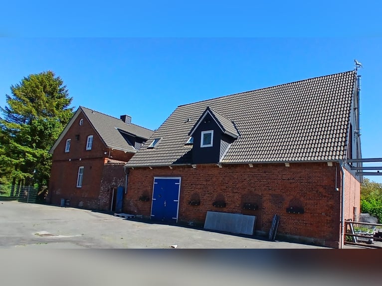 Traumhaftes Anwesen für Pferdebesitzer - Kernsaniertes Landhaus: auf 2,9 Hektar Land!