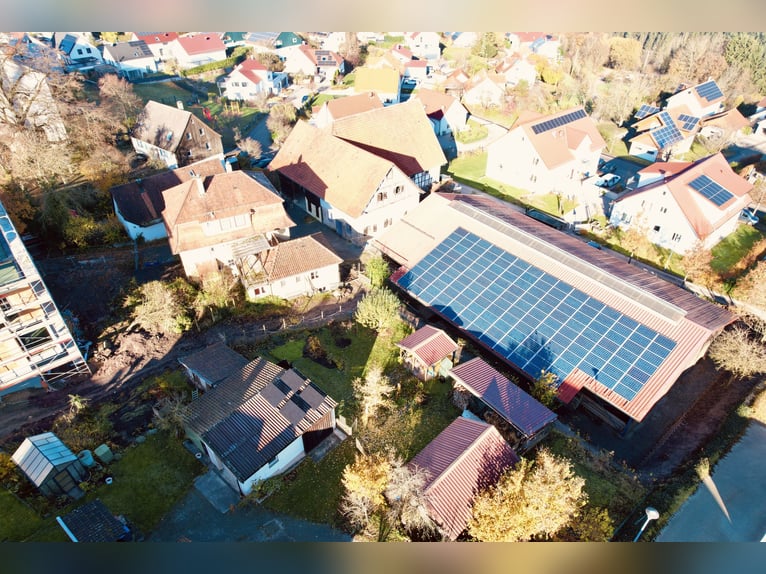 Vielseitiges Pferde- und Wohnensemble mit Ausbaupotenzial - Ideal für Tierklinik, Reitanlage uvm.