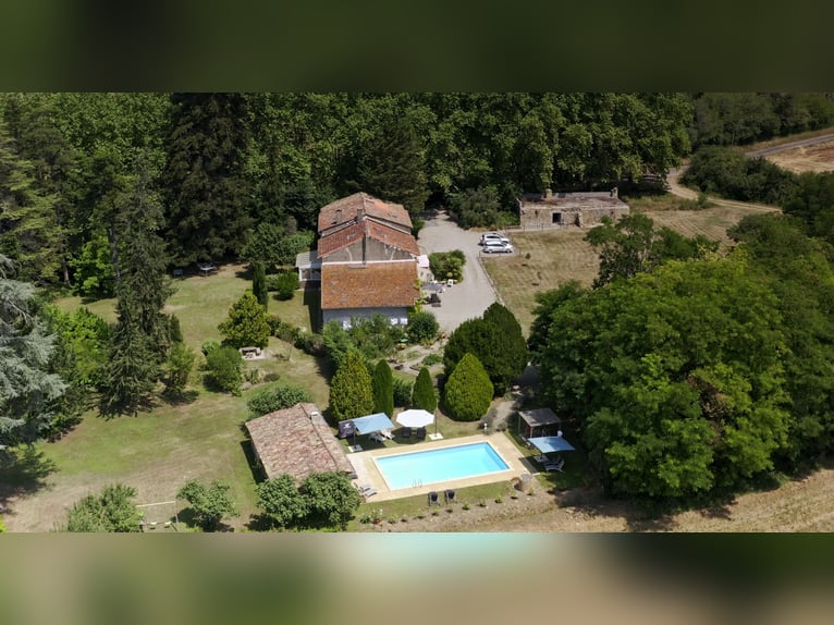 Wunderschiges Anwesen im Süden Frankreichs mit drei Häusern, einem beheizten Pool und über 2,2 Hekta