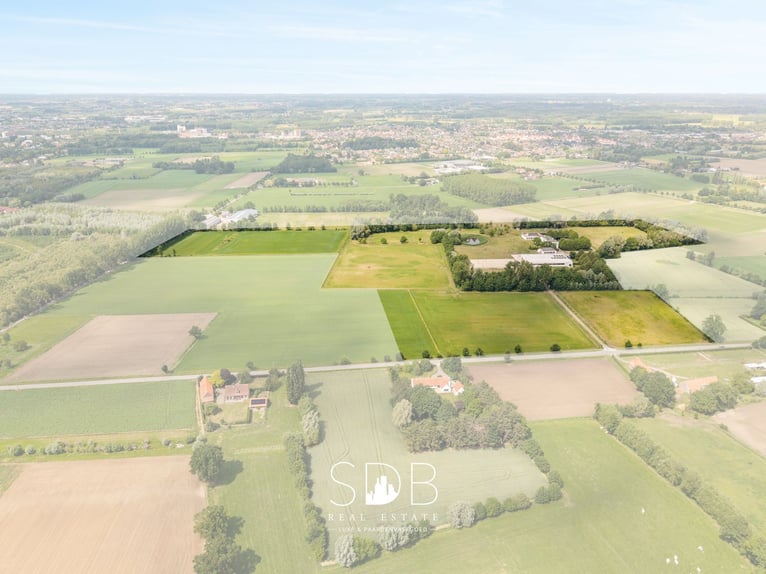 Wunderschöne Villa mit pferdegerechter Ausstattung und Weideflächen auf ca. 23 Hektar – 9800 Deinze