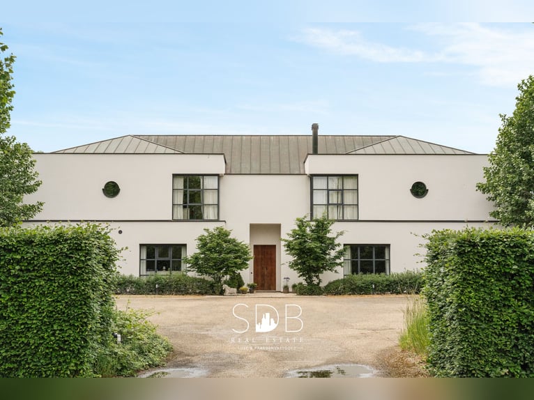 Wunderschöne Villa mit pferdegerechter Ausstattung und Weideflächen auf ca. 23 Hektar – 9800 Deinze